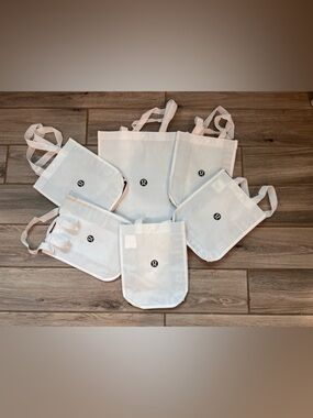 Lululemon Reusable  Bags Bundle White 5 Small 1 Large Tote Lot of 6 never used